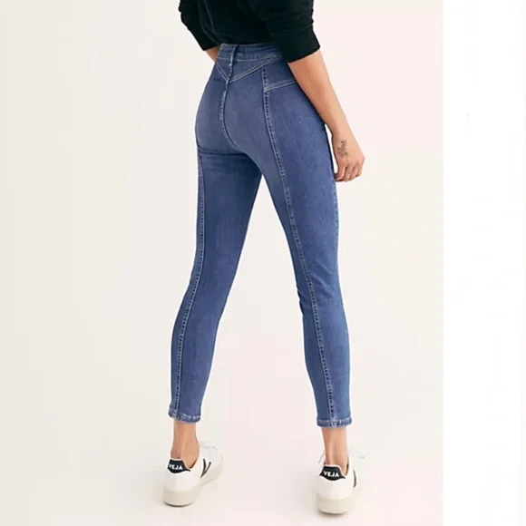 NWOT Free People Riley Seamed Daybreak Wash Mid-Rise Ankle Skinny Jeans Size 24 - Picture 2 of 12